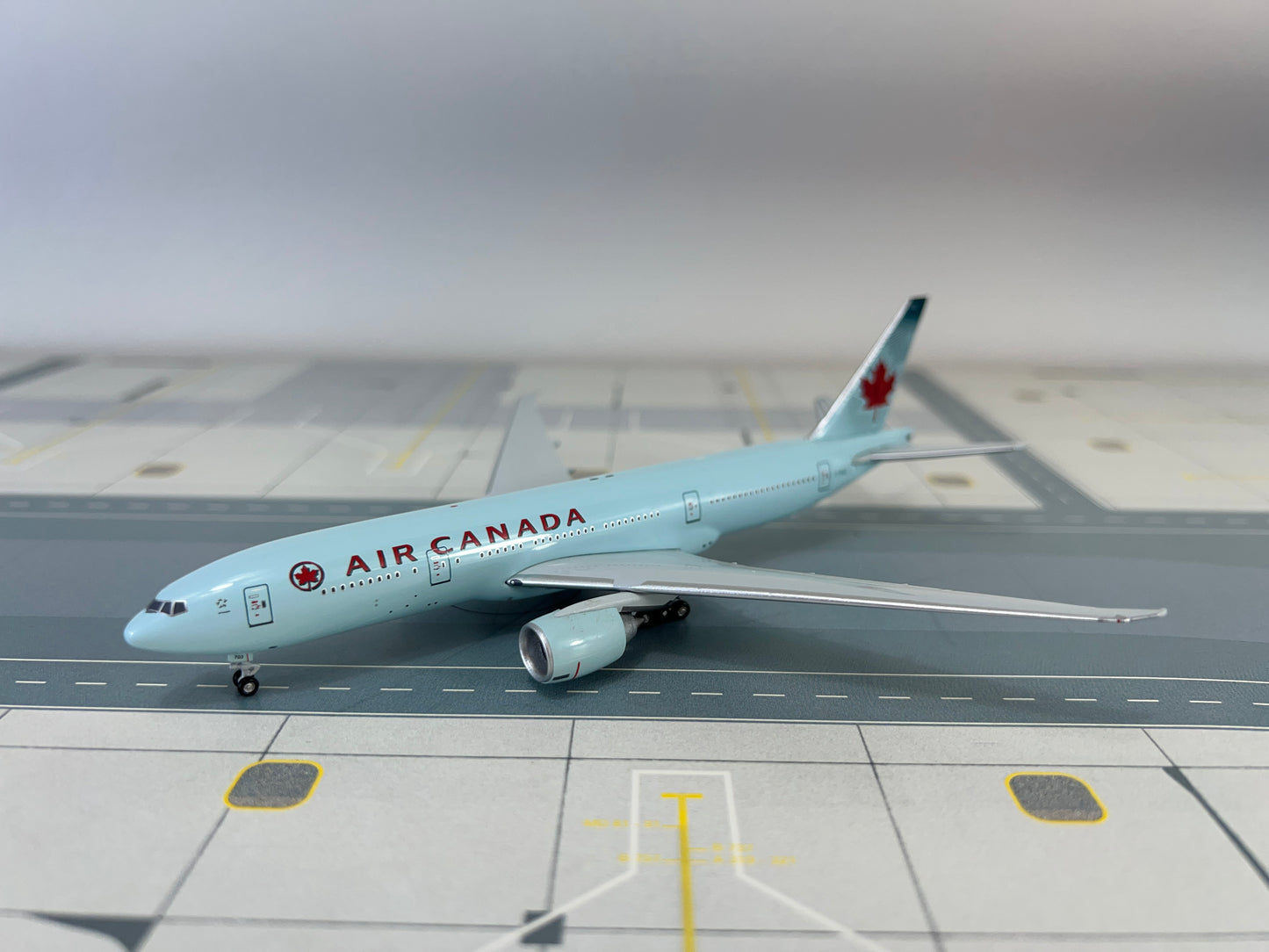 Air Canada Boeing 777-200 pre-owned