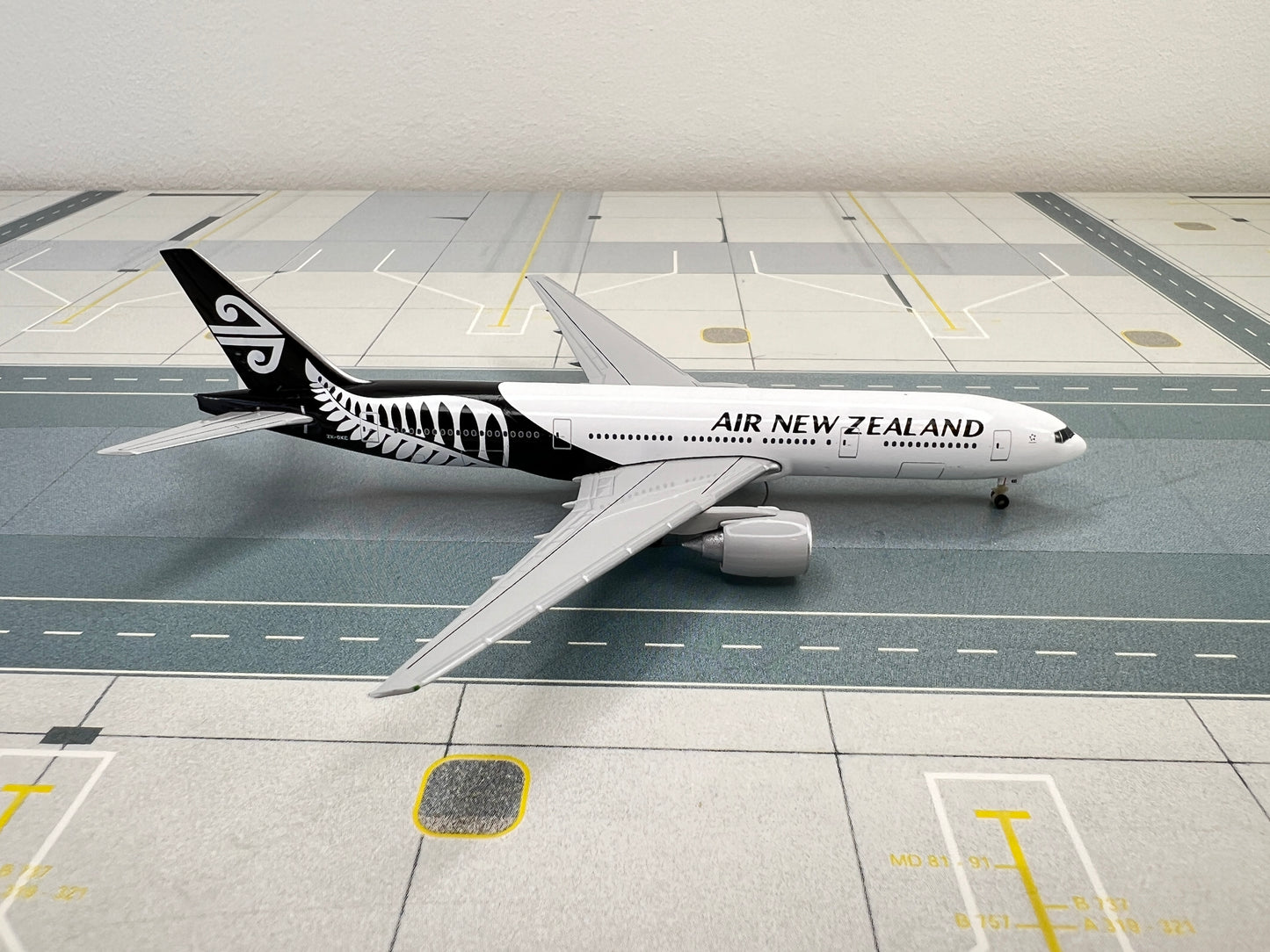 Air New Zealand Boeing 777-200 pre-owned