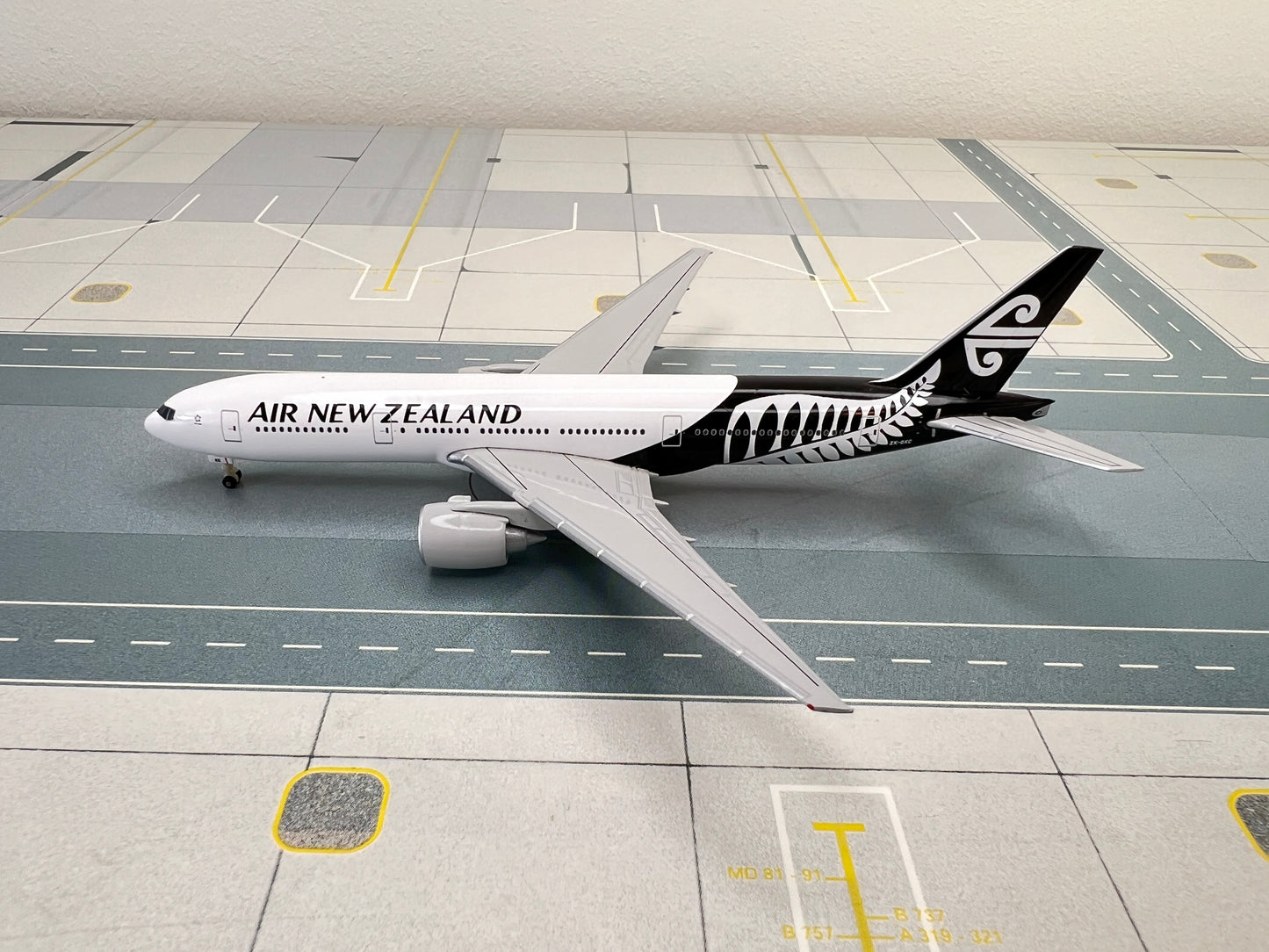 Air New Zealand Boeing 777-200 pre-owned