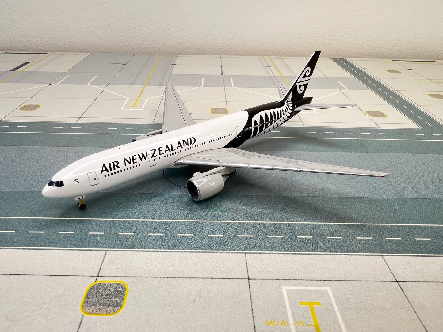 Air New Zealand Boeing 777-200 pre-owned