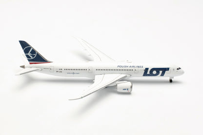 LOT Boeing 787-9