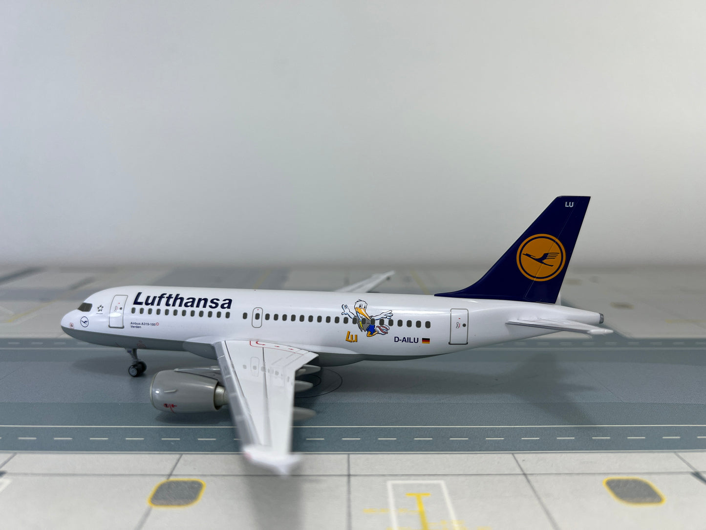 Lufthansa Airbus A319 Pre-owned